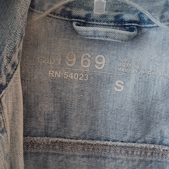 Gap lightwash denim jacket - Picture 7 of 12
